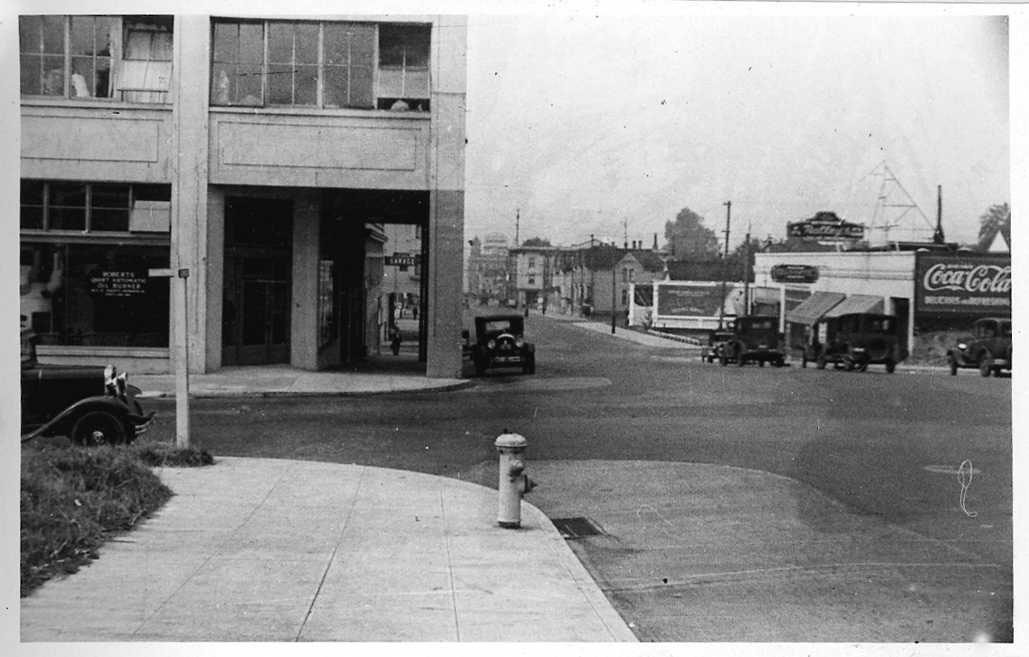 e-11th-ave-and-e-burnside-1932.jpg