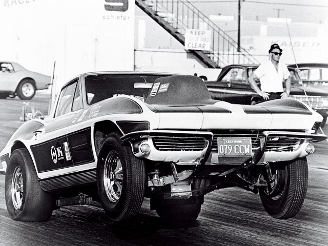 Earl Richey ran this 63 Corvette split-window coupe in California.jpg