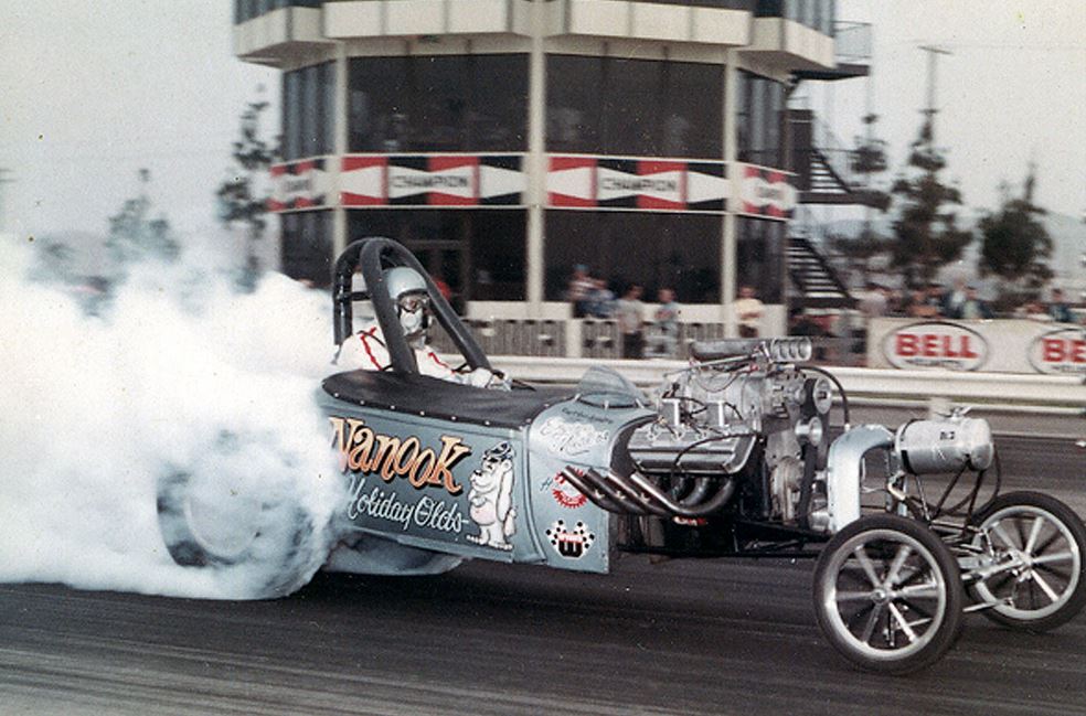 Early Nanook holiday Olds sponsor with HEMI engine.JPG