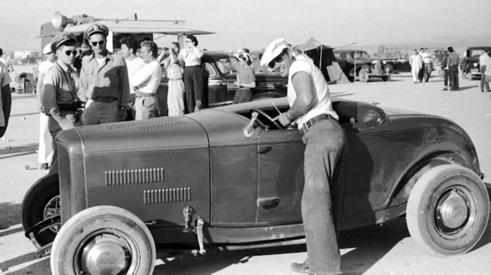 Ed 'Axle' Stewart & his Roadster (late '40s).jpg