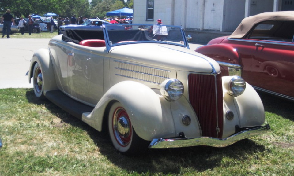 Ed's '36 Roadster @ San Joaquin River Club's 2011 Spring Fling.jpg