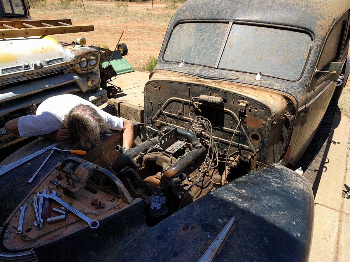 engine going in.jpg