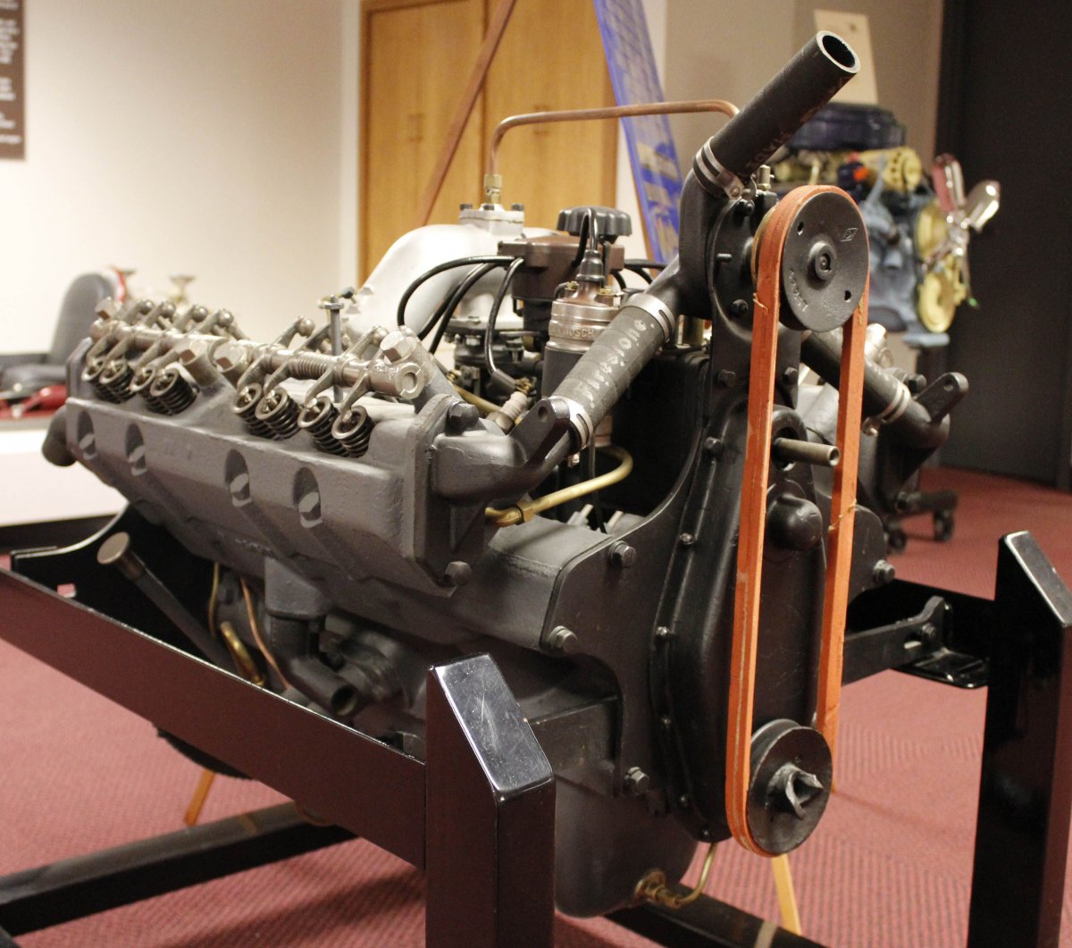 engine2 1918 Chevrolet V-8 Engine.jpg