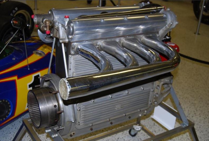 engine5  Meyer-Drake Offenhauser 255-cid four-cylinder.JPG