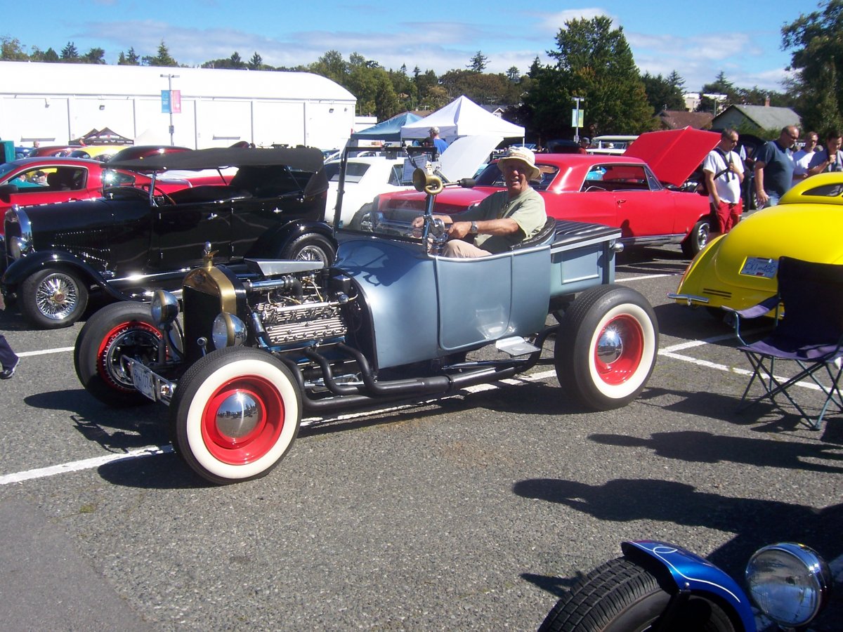 Esq. car show 4.JPG