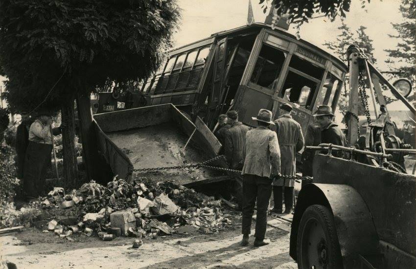 Esquimalt Street car circa 1940s.jpg