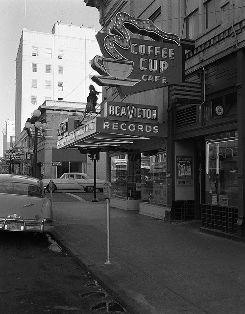 Eugene, Oregon (1960) .jpg