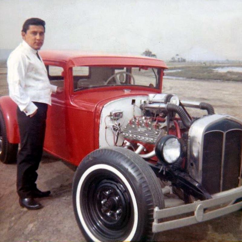 Eves Tall Chief with Model A Coupe - with flathead.jpg