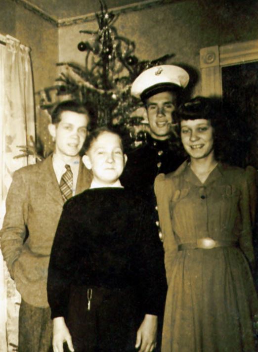 family 1942.JPG