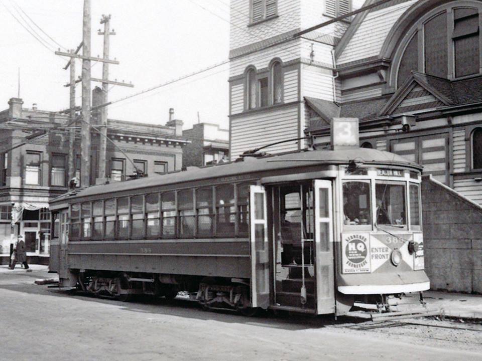 Fernwood and Gladstone Streetcar stop.jpg