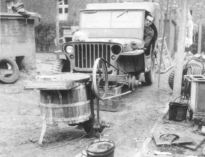 Field washing machine. New Guinea 1943 .jpg