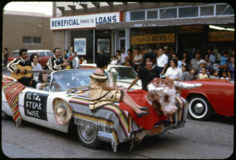 Fiesta_parade_float_Santa_Fe_New_Mexico.jpg