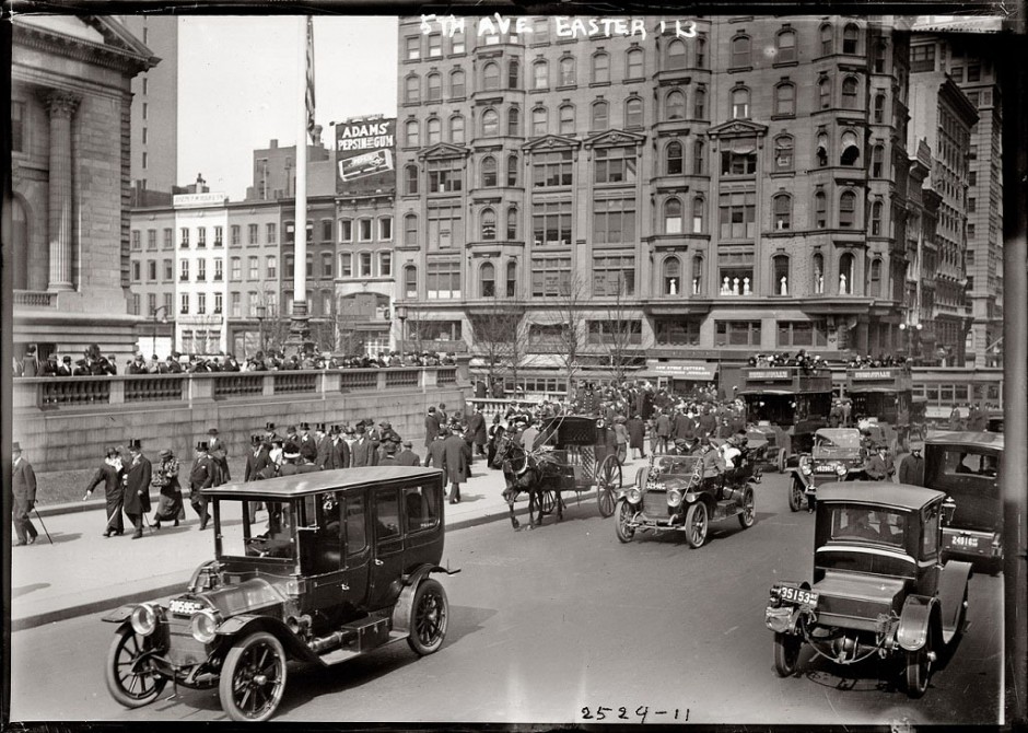 Fifth Avenue, New York, 1913.Look at those top hats!.jpg