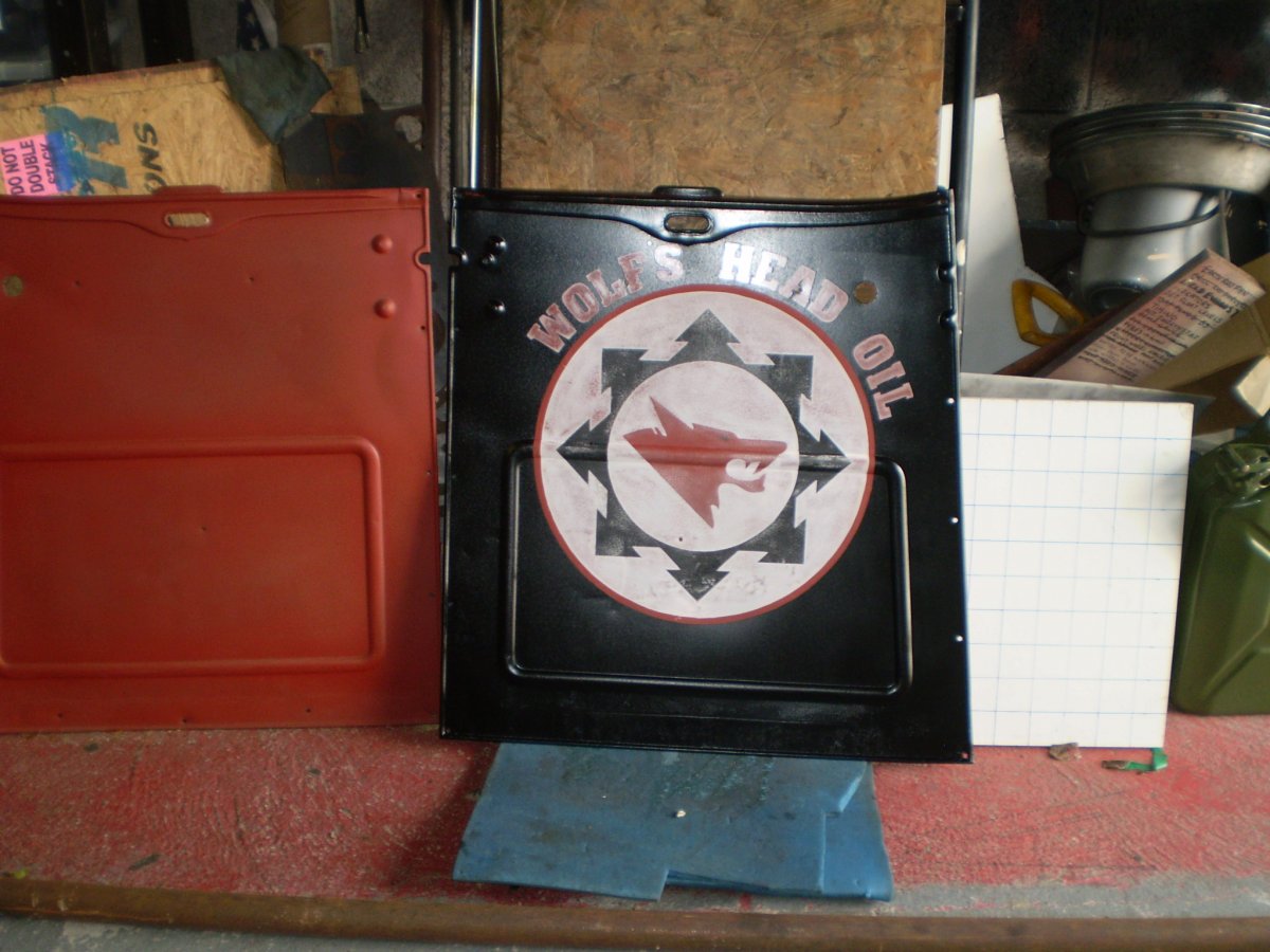finish paint wolfs head 004.JPG