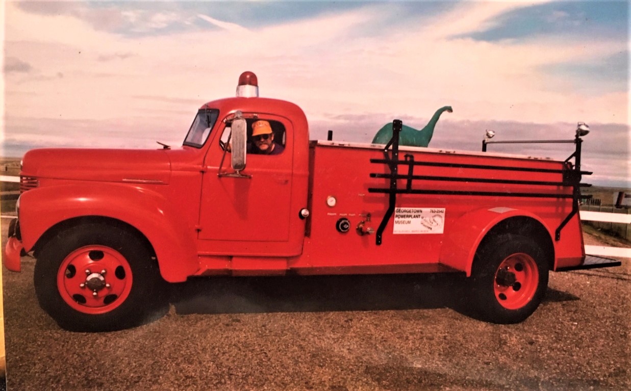 FIRE TRUCK at wall drug.jpg