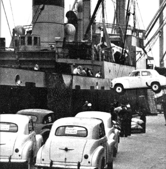 First Holdens to NZ 1954.jpg