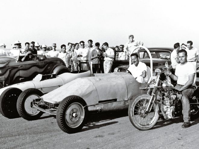 first-streamlined-dragster.jpg