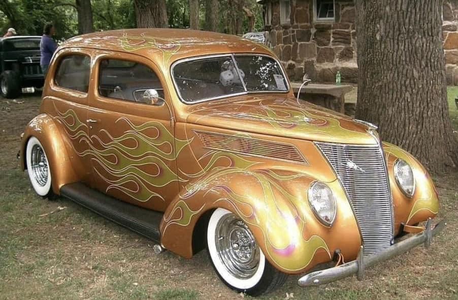 flamed37fordsedan.jpg