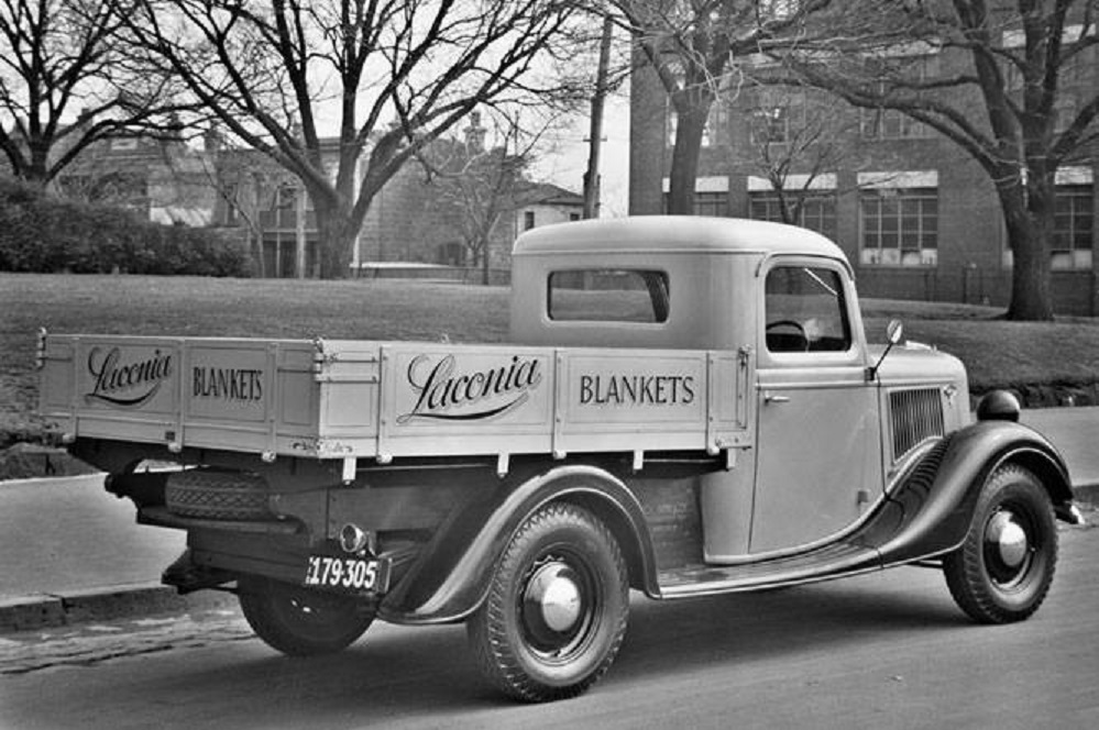 flatbed fordtruck..jpg