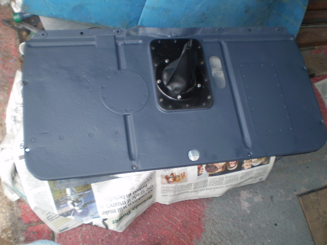 floor primed and gear boot 001.JPG