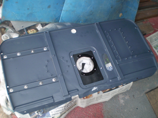 floor primed and gear boot 002.JPG