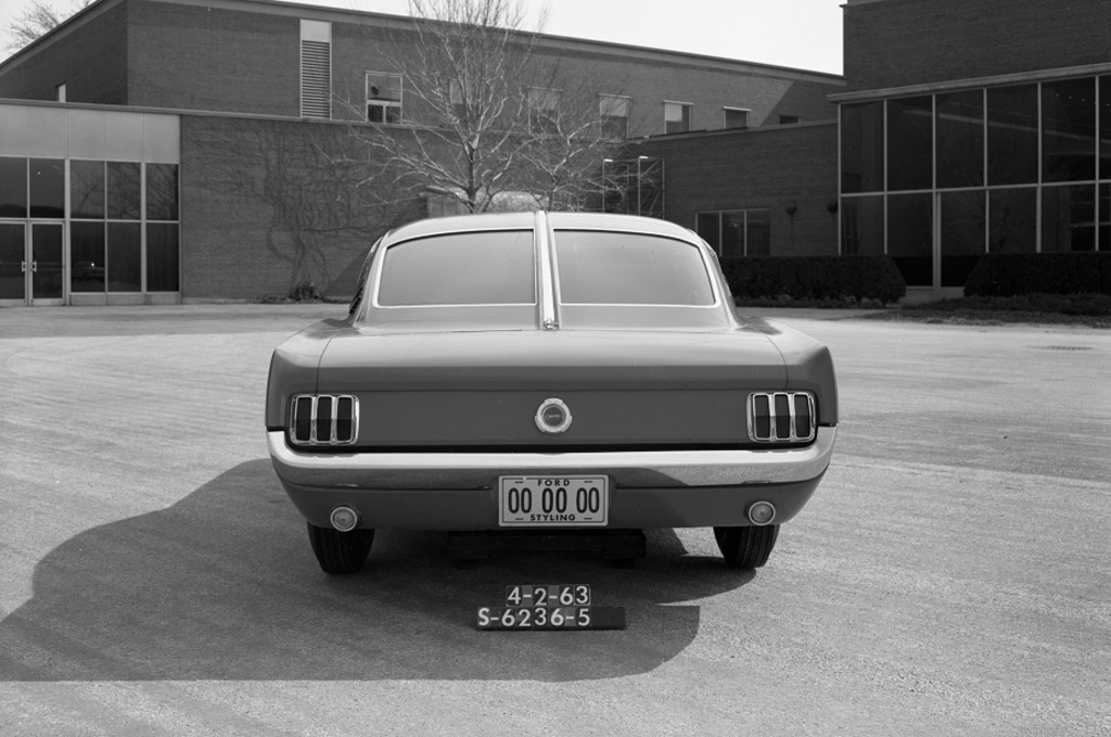 Ford actually considered a Split Window Mustang Fastback as this styling exercise shows.jpg