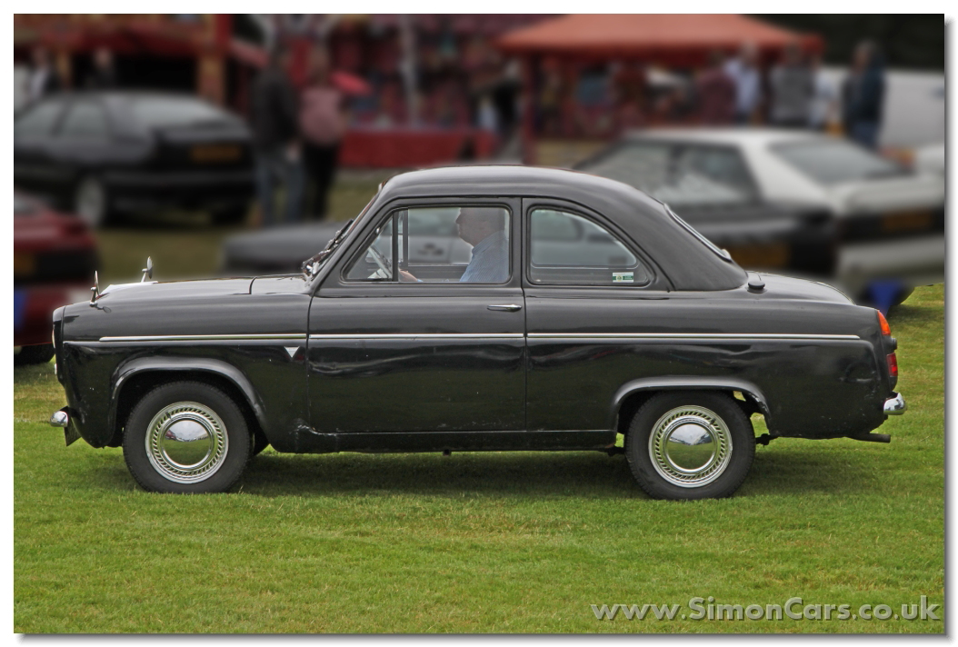 Ford Anglia 100E 1956 side c.jpg