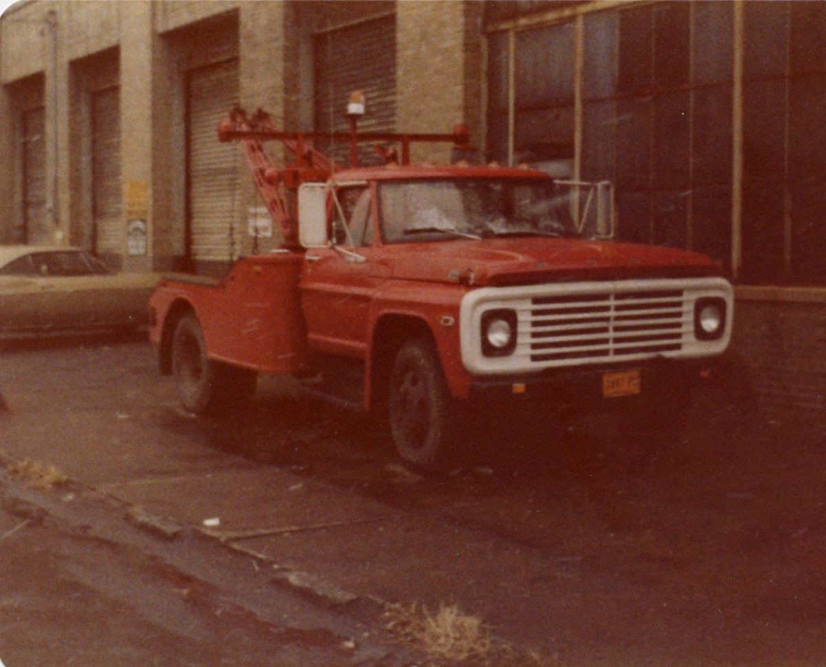 FORD TOWTRUCK.jpg