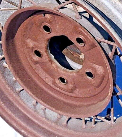 Ford wire wheel mounting surface.jpg