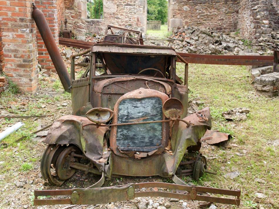 Ford_Model_A_(Oradour-sur-Glane).jpeg