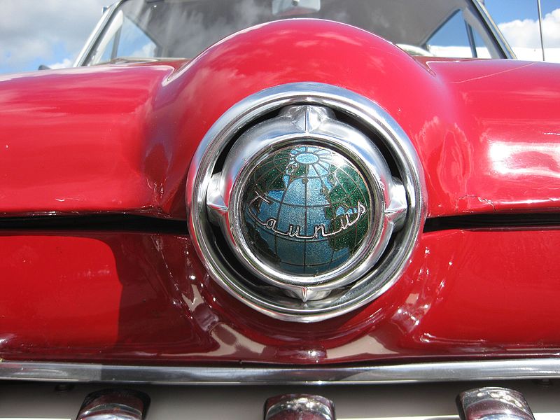 Ford_Taunus_Weltkugel.JPG