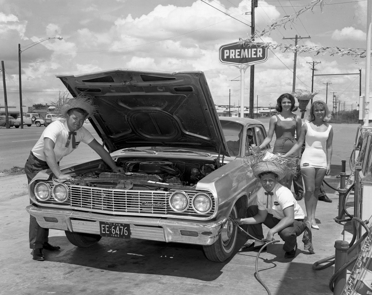 fort_worth_gas_station_01.jpg