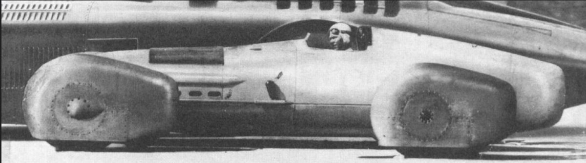 Frank Lockhart and his Stutz Black Hawk LSR car1928.JPG