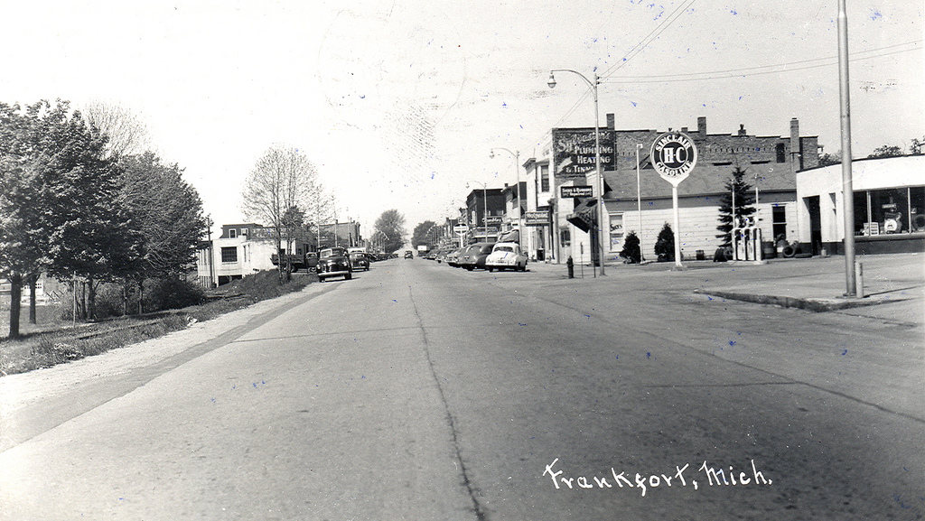 Frankfort MI Downtown View 1940s.jpg