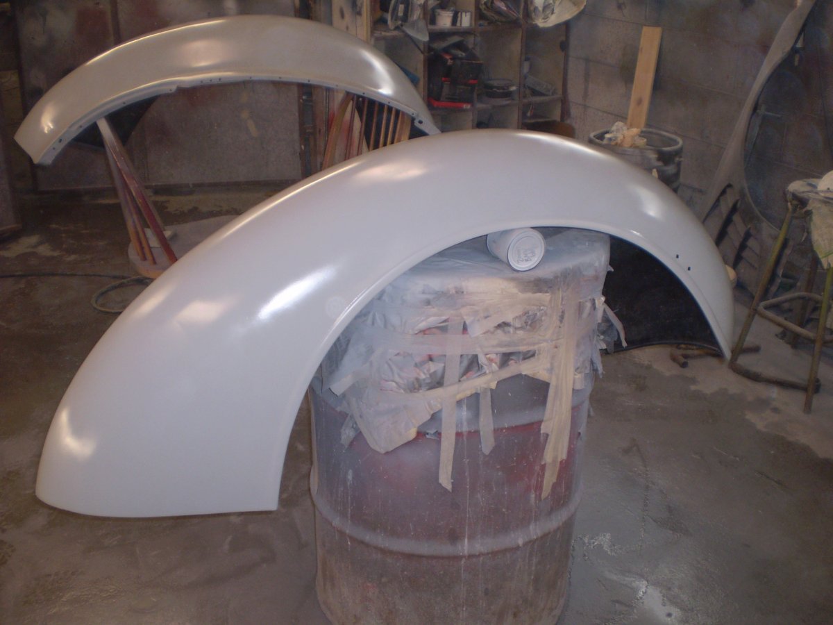 front fenders in primer 004.JPG