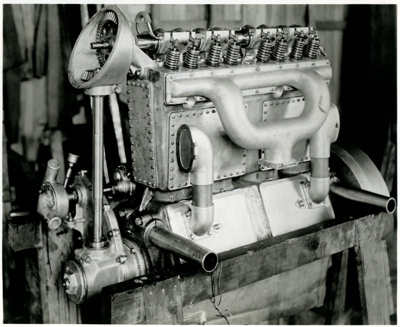 frontenac_car_engine.jpg