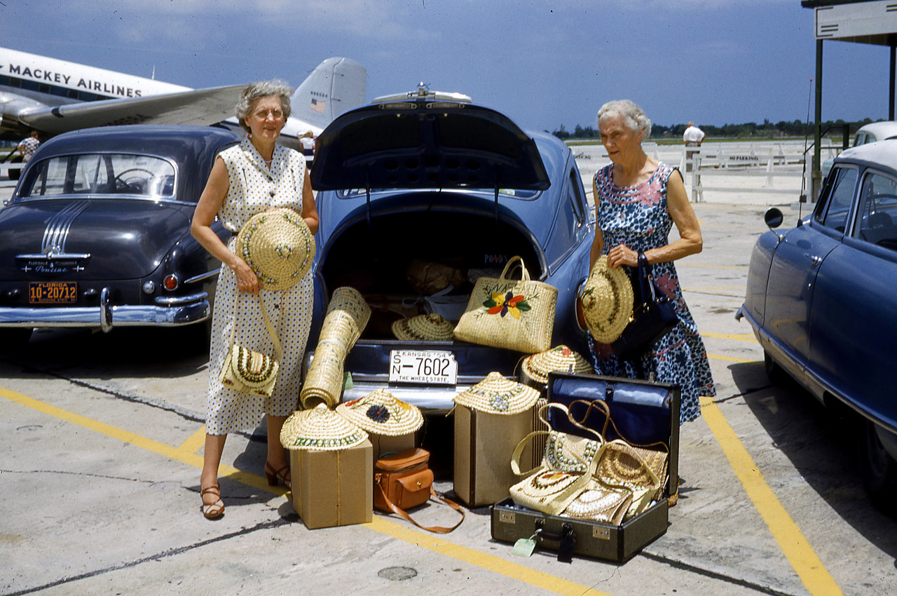 Ft. Lauderdale Fl Nassau Straw Market 1954.jpg