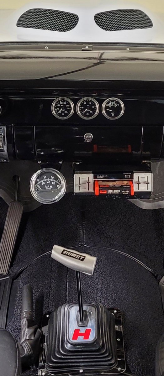Full dash.jpg