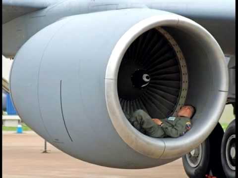 Funny-Army-Sleeping-In-Plane-Fuel-Tank.jpg