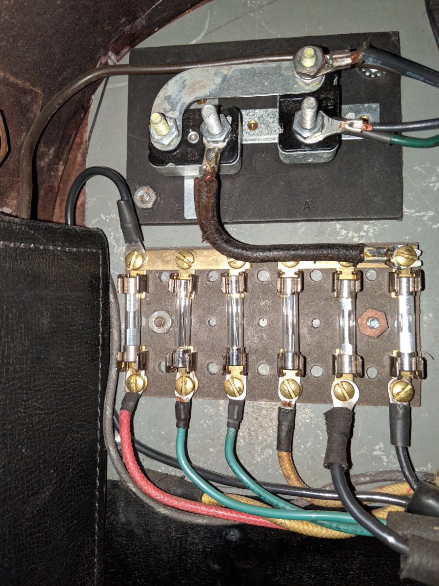 Fuse block.jpg