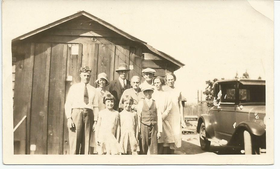 G Pa Gordon & Family.jpg