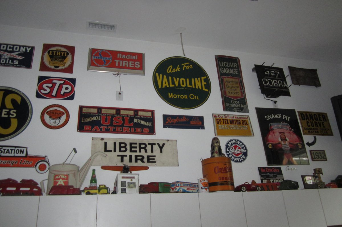 GARAGE SIGNS 006.JPG