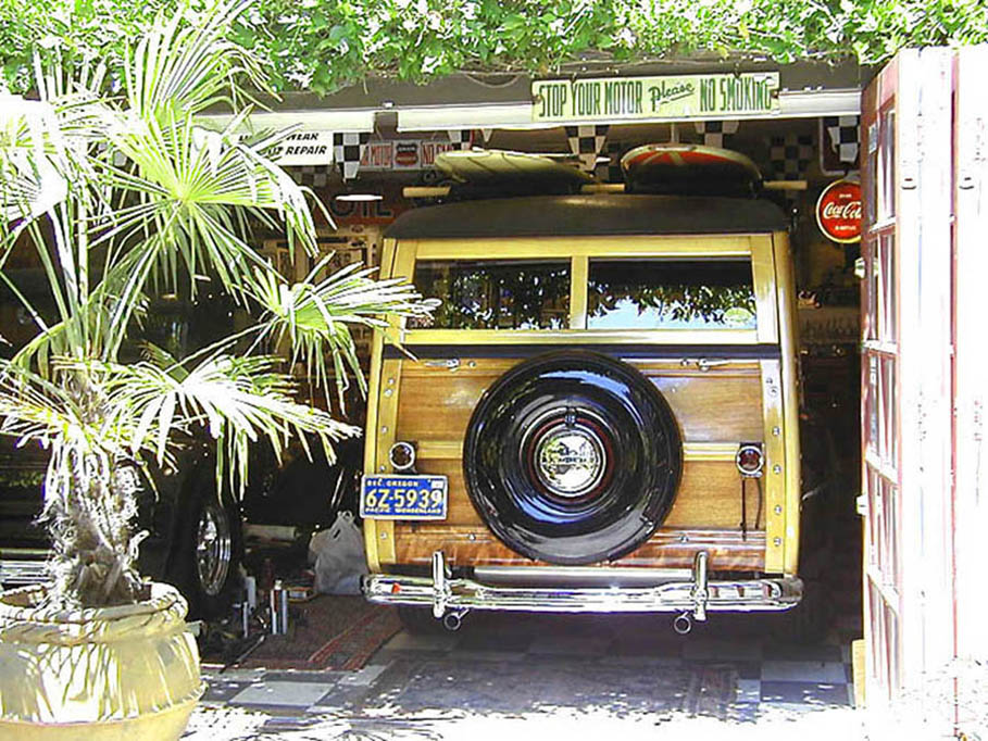 garage woodie a.jpeg