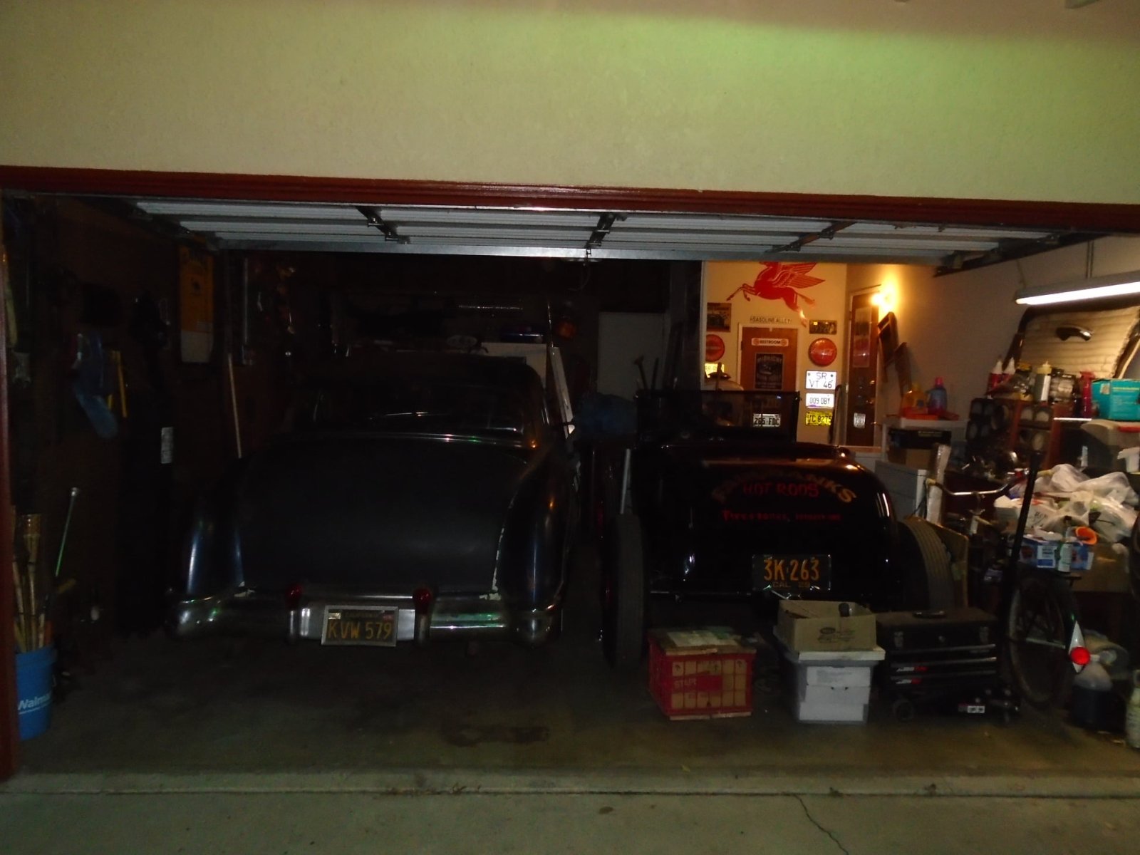 garage1.jpg