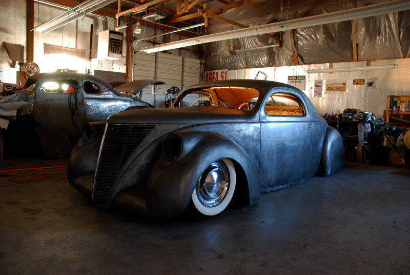 Gary Howard - 1937 Lincoln Zephyr (owner Dr. Dan Peterson).jpg