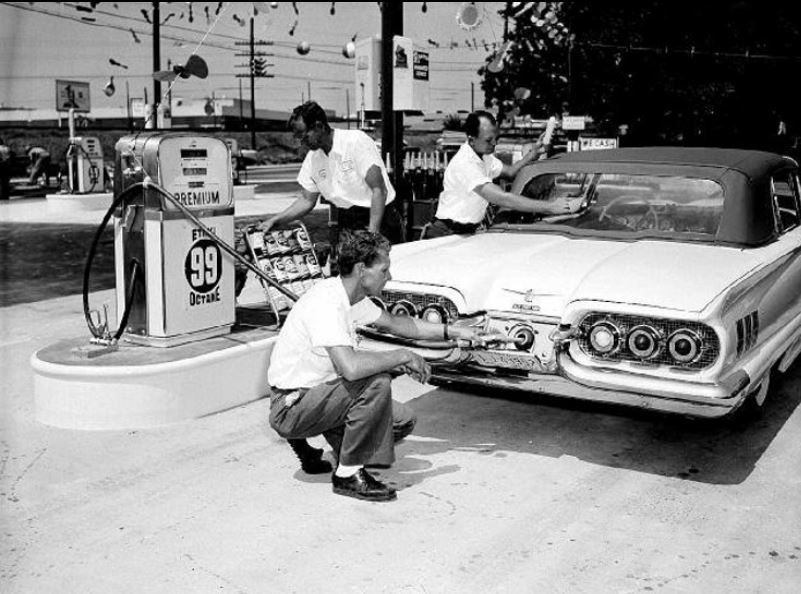 gas station2.JPG