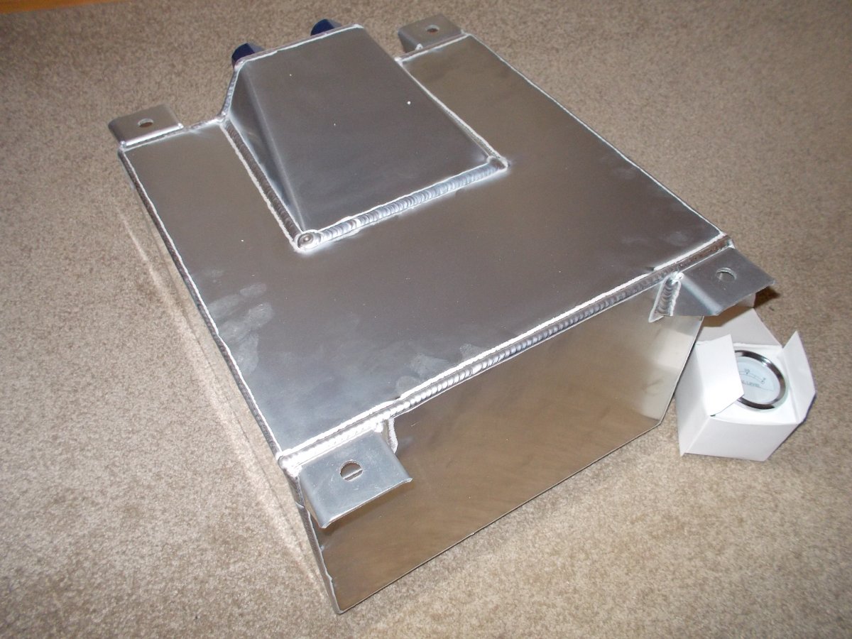 gas tank 02.JPG