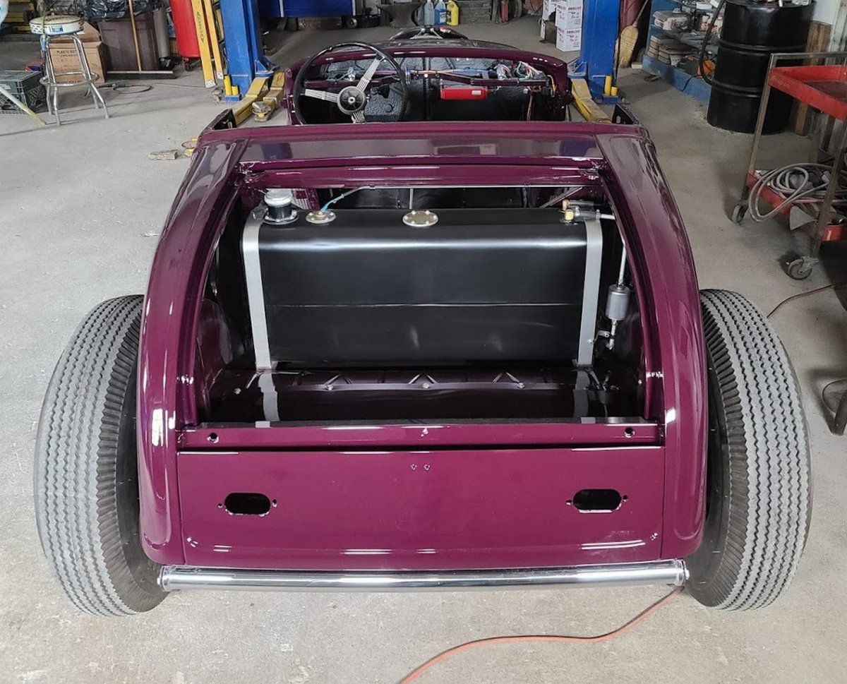 Gas tank, lins and filter.jpg