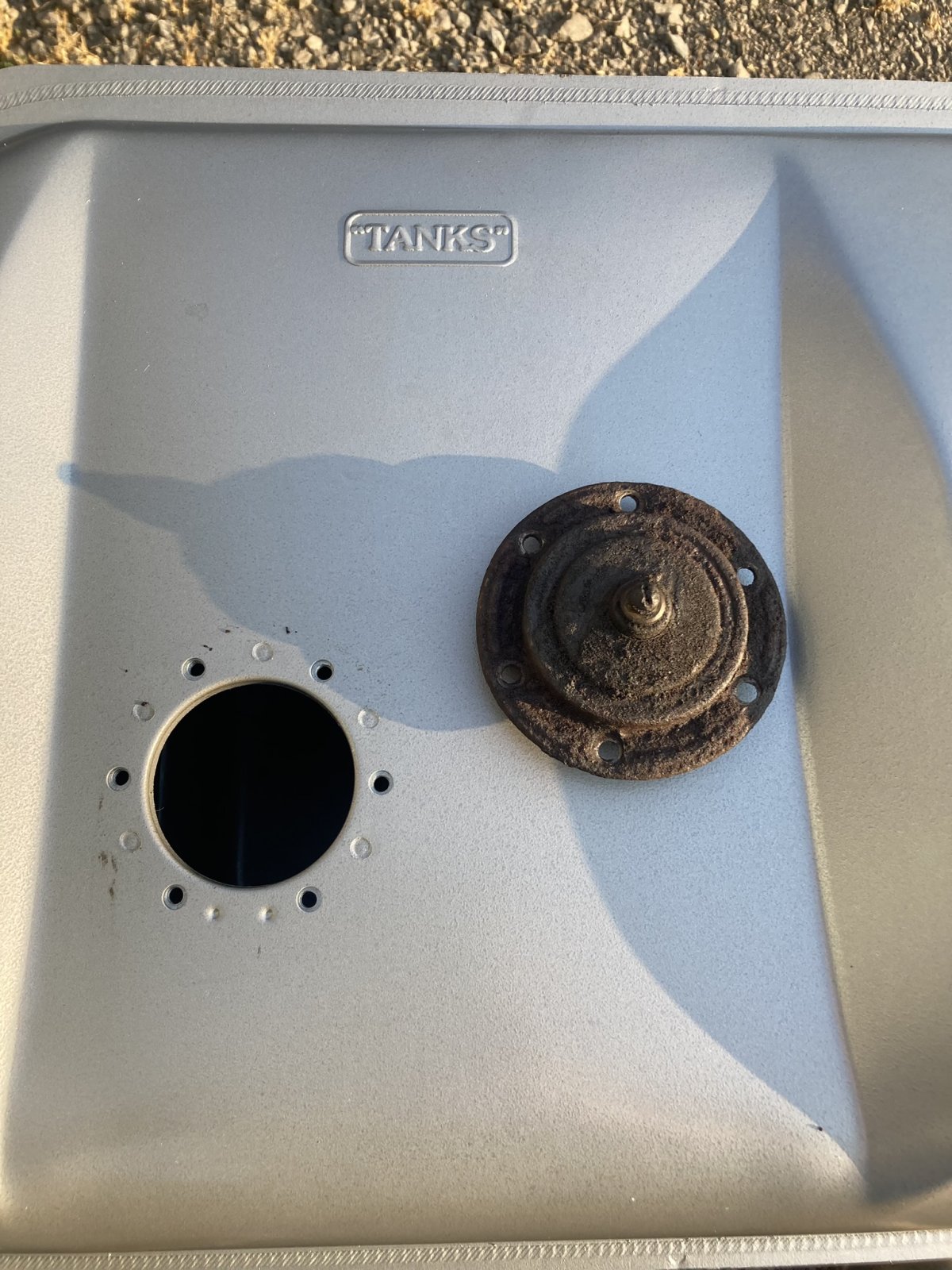 Gas Tank New Top3.JPEG