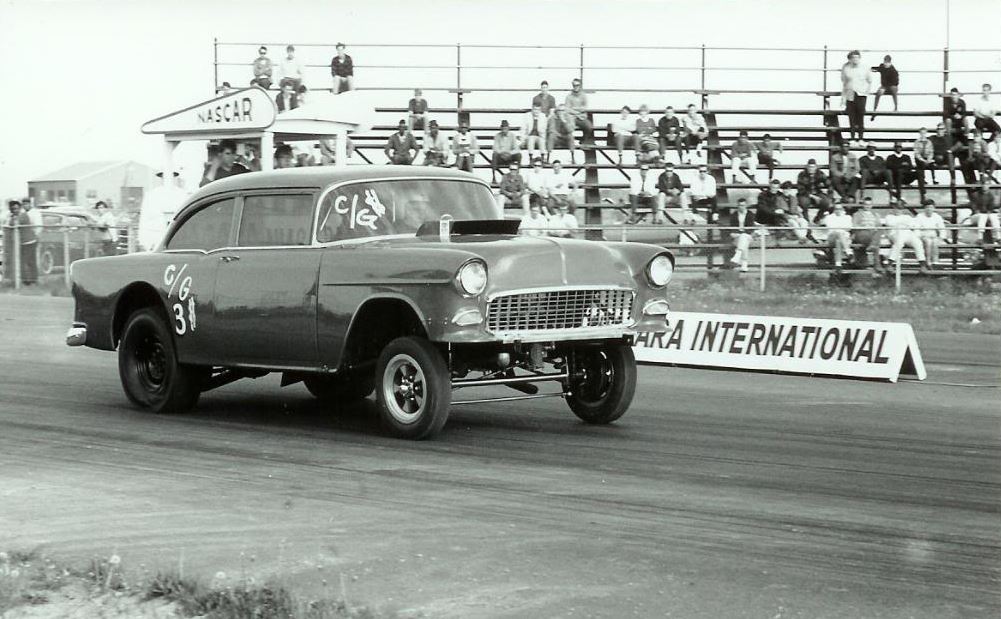 Gasser at Niagra.JPG